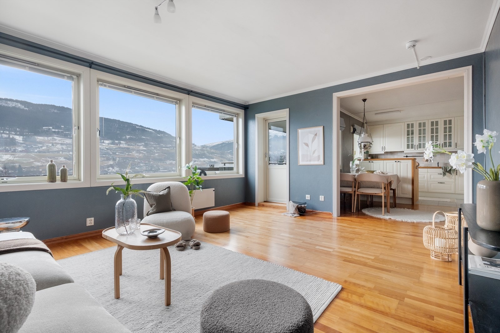 3-roms leilighet med attraktiv beliggenhet i 2. etasje. Galleribilde