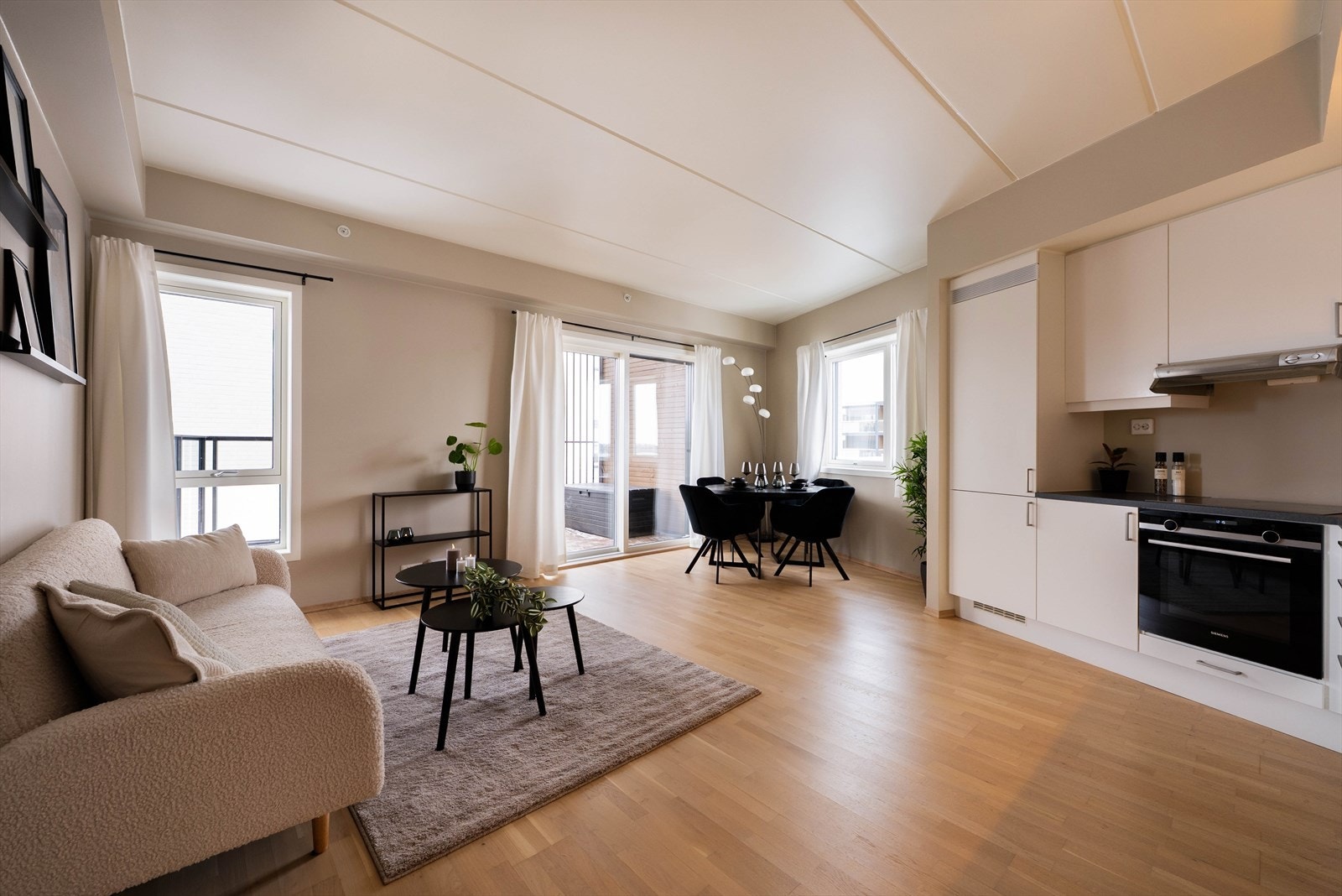 Emera eiendomsmegling v/Gina Granli (tlf. 99274052) har gleden av presentere Dampsaga Allè 64! Foto: Frode Børud Galleribilde