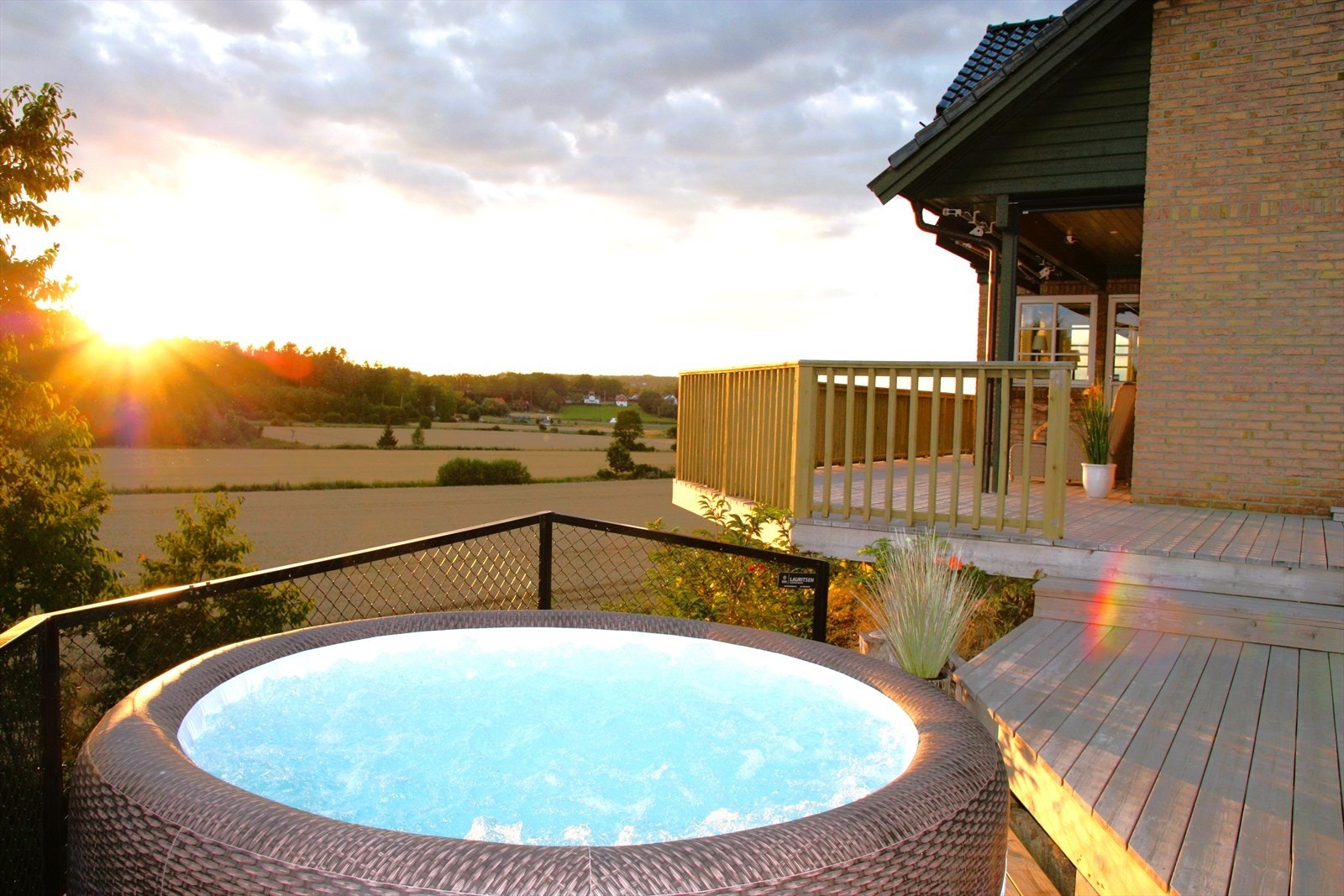 Jacuzziområde kveld Galleribilde