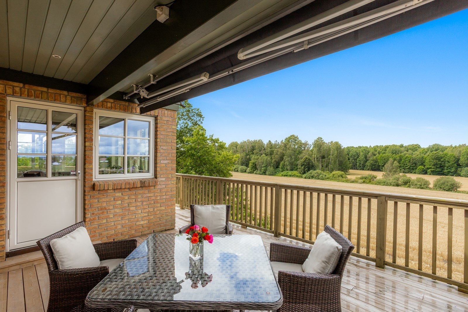 Her kan du sitte usjenert og nyte gode solforhold. Galleribilde