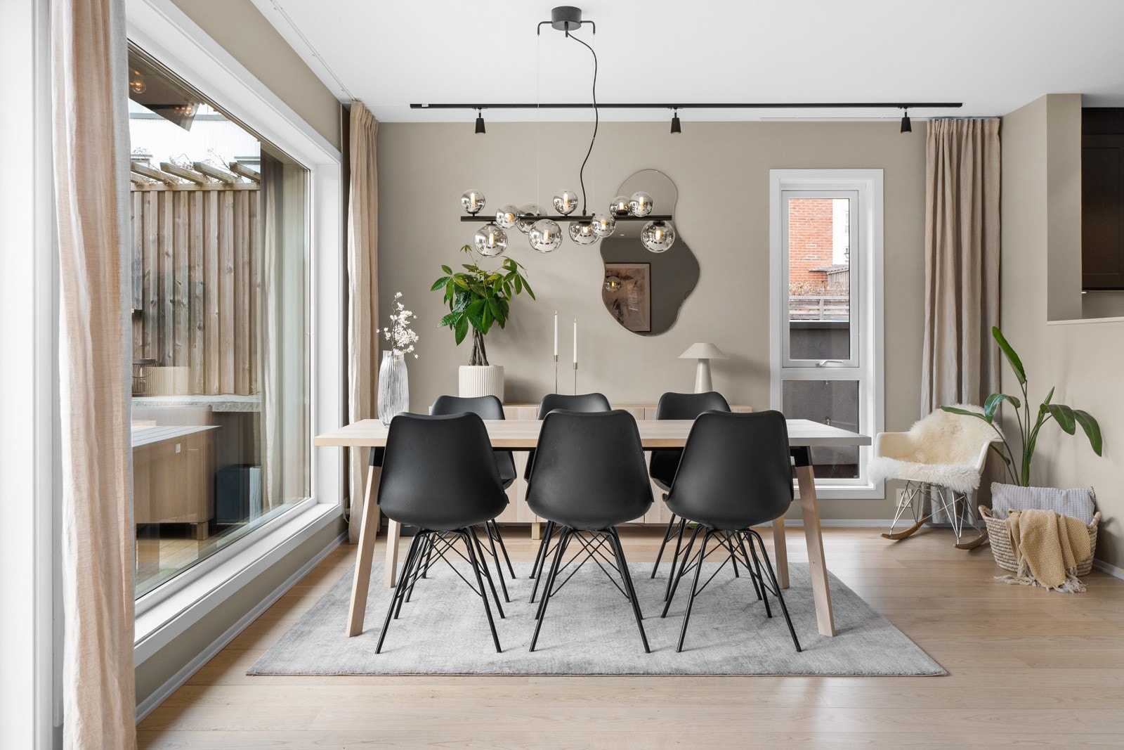 Et perfekt samlingspunkt for sosiale sammenkomster! Galleribilde