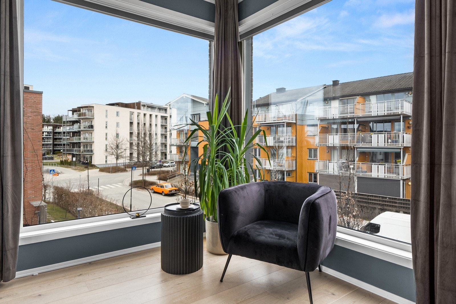 De store vinduene slipper inn rikelig med lys. Galleribilde