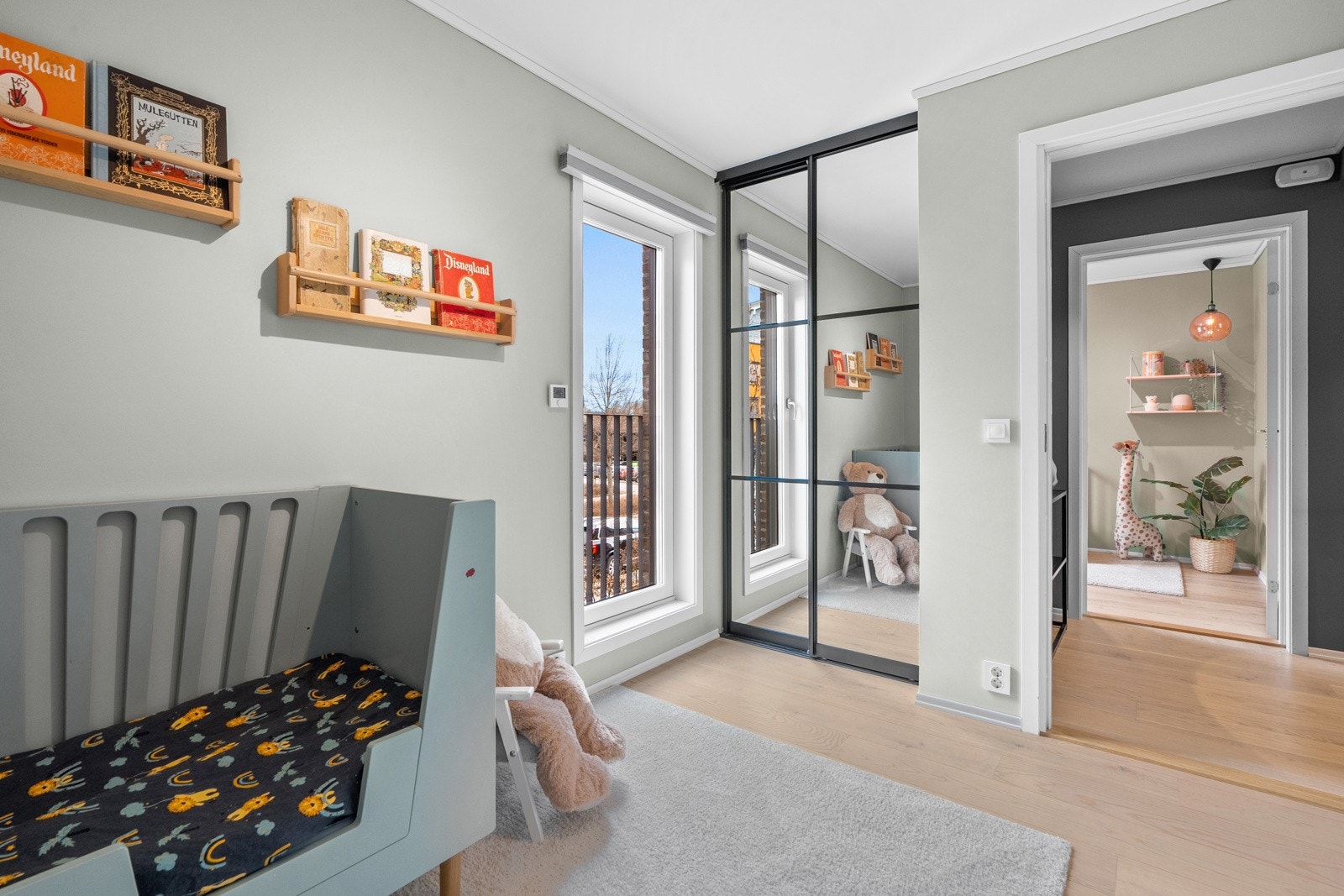 Soverommet egner seg ypperlig som barnerom eller gjesteværelse.Soverommet egner seg ypperlig som barnerom eller gjesteværelse. Galleribilde