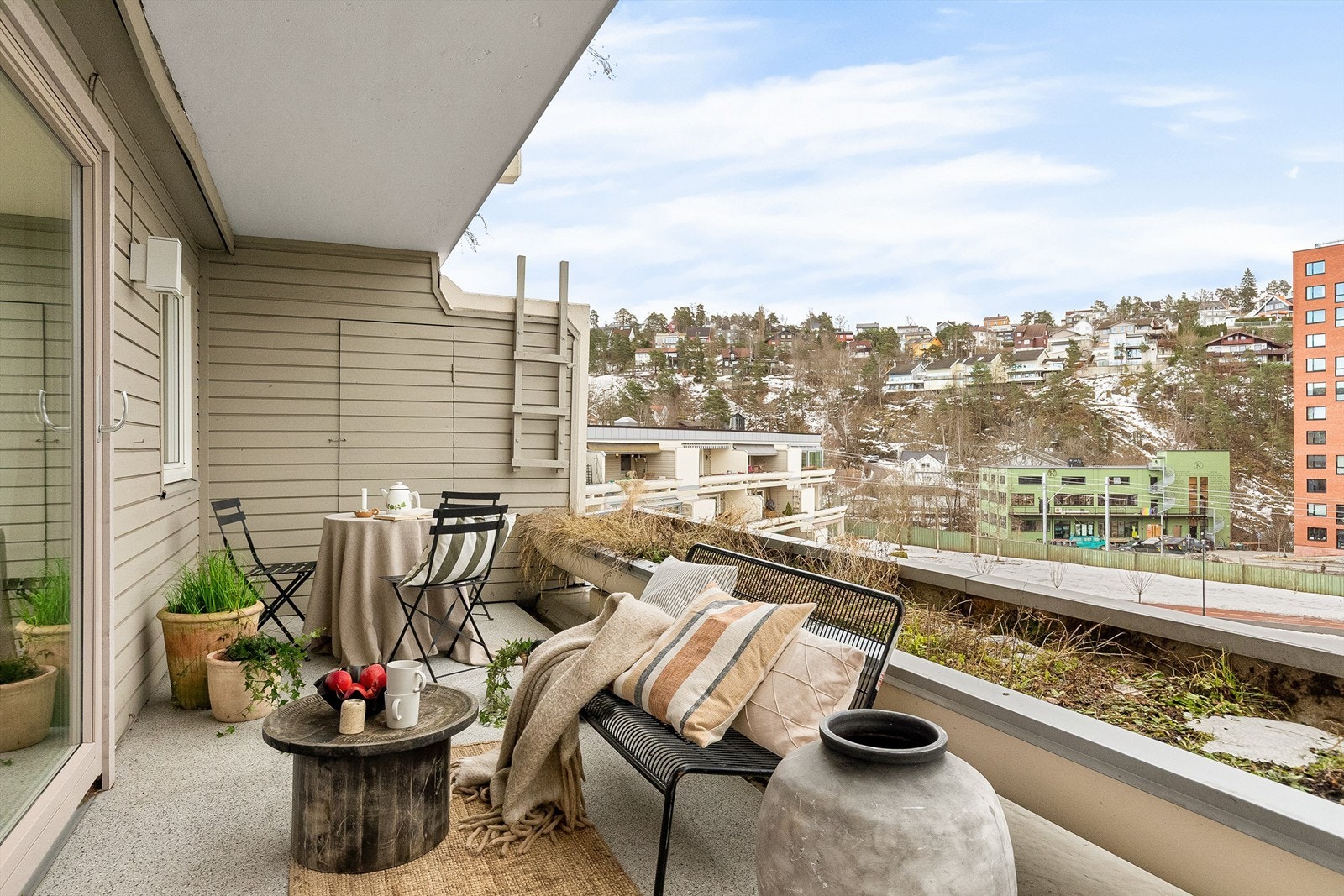 En praktisk bod på ca. 2,3 m². Leiligheten disponerer også to matskap i felles trappegang på 0,4 m². Galleribilde