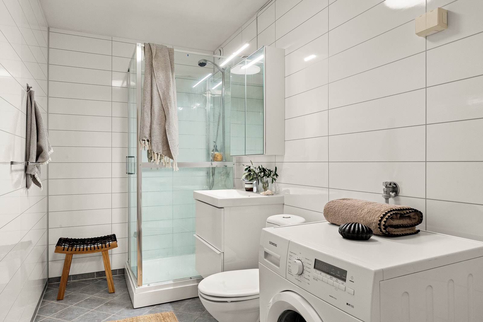 Praktisk dusjkabinett. Galleribilde