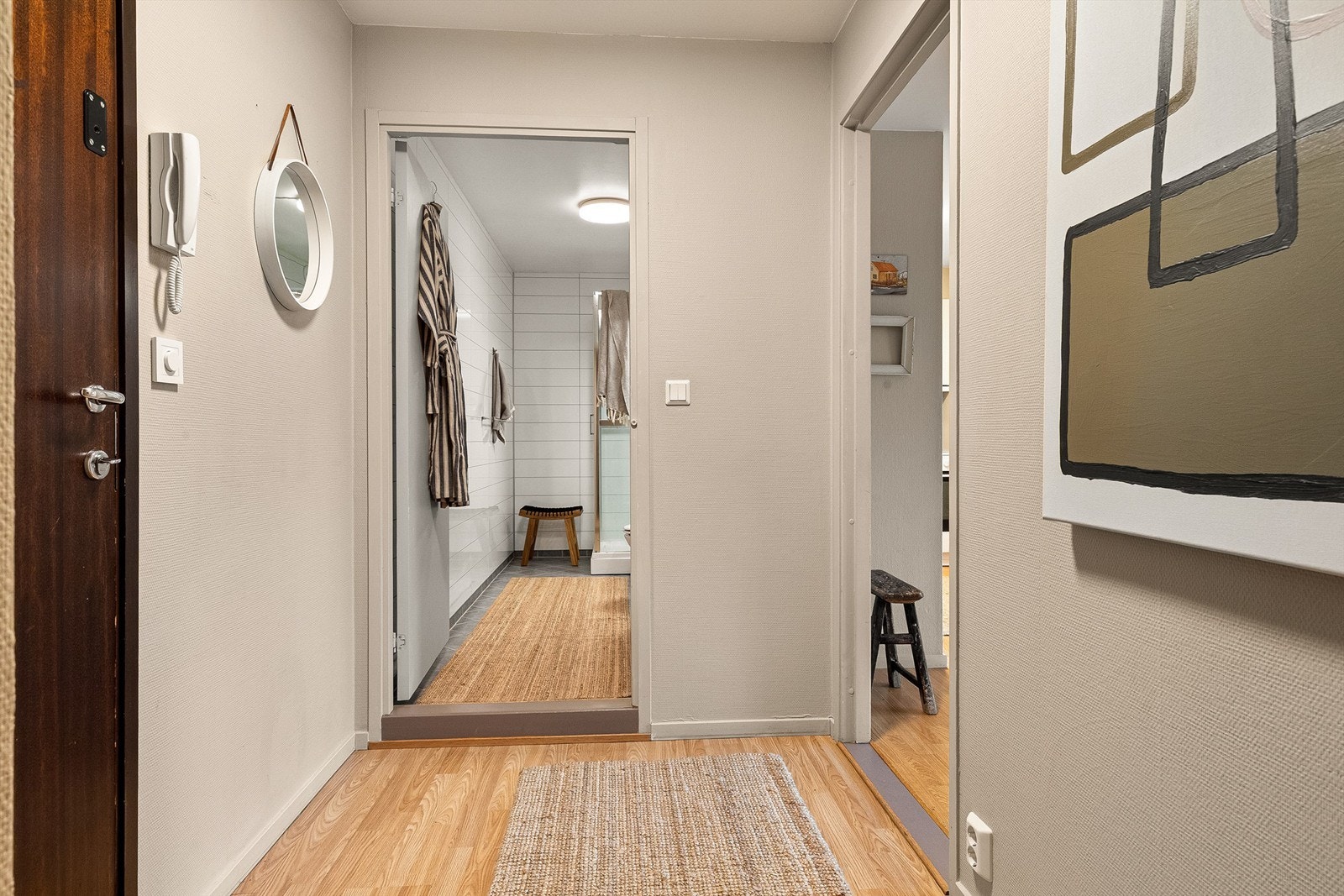 Entréen er åpen og gir et godt førsteinntrykk. Galleribilde