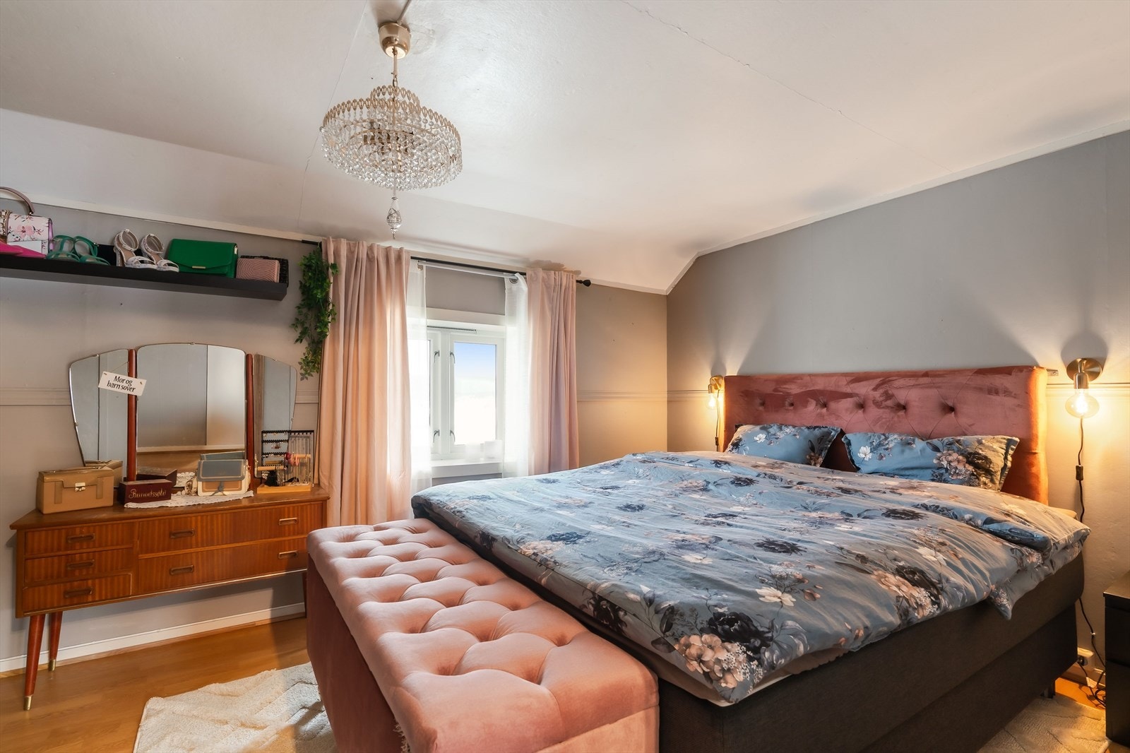 Innholdsrik enebolig med totalt 4 soverom. Galleribilde