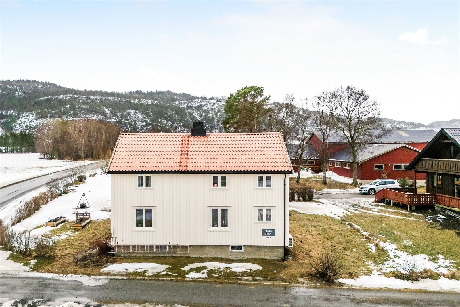 Aktiv Eiendomsmegling v/Thomas Lerstadgrind har gleden av å presentere Langskårveien 93! Foto: Vidar Alvik v/Grattis foto. Galleribilde