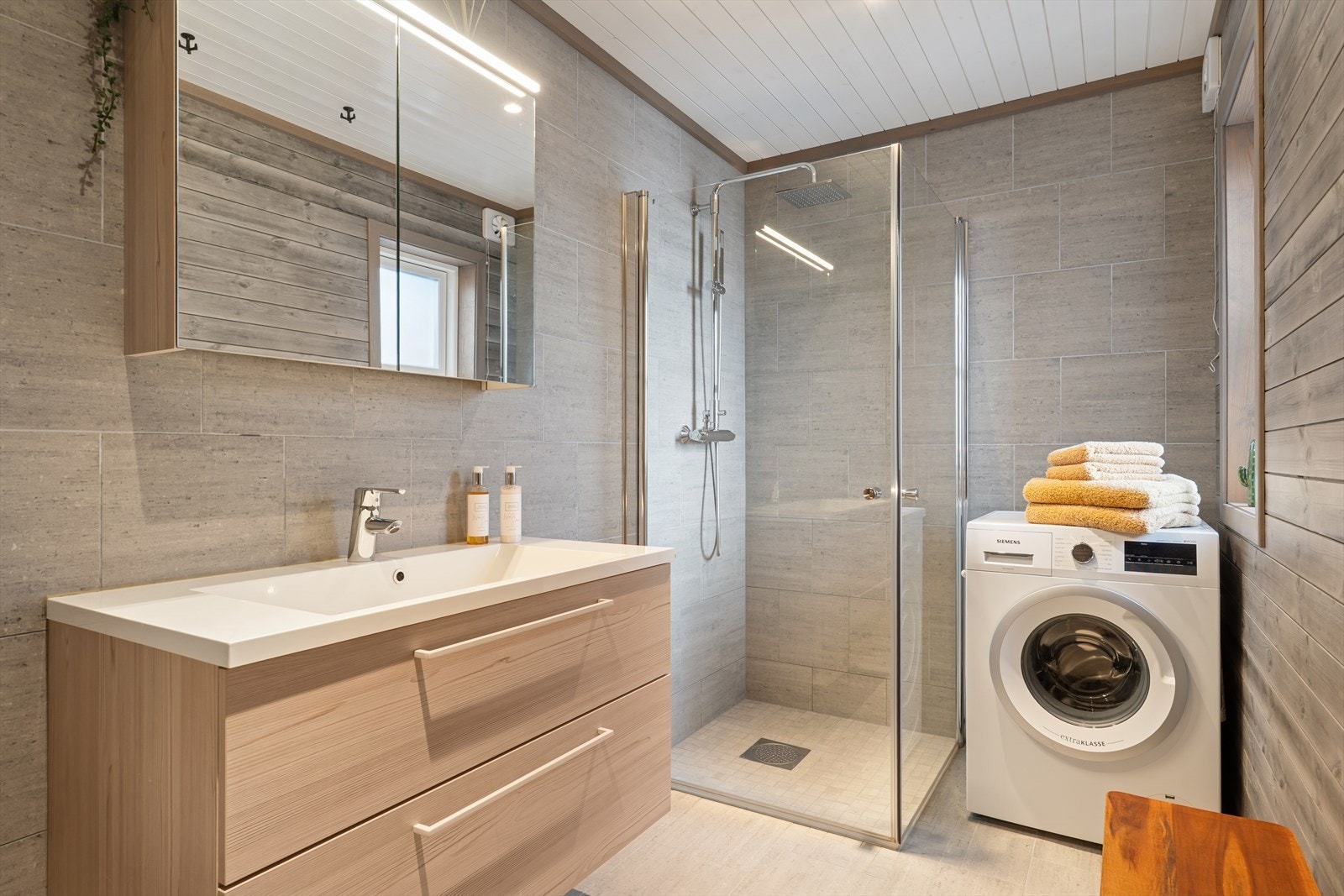 Dette er hovedbadet som også fungerer som vaskerom. Galleribilde