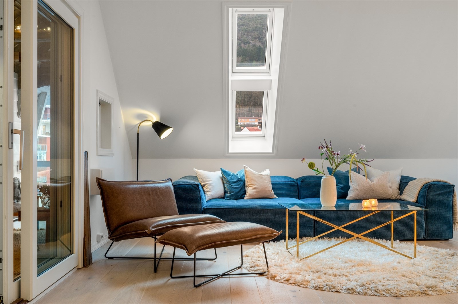 - Leiligheten har et BRA-i på 134m² fordelt over 2 plan - Galleribilde