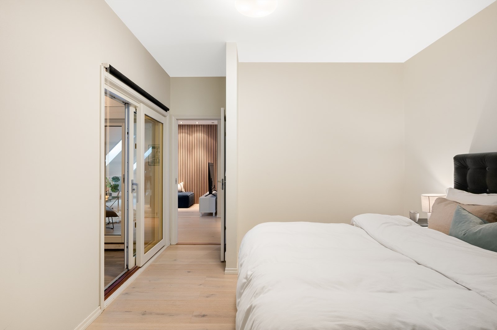 - Soverommet har god plass til dobbeltseng i ønsket størrelse samt øvrig møblement - Galleribilde