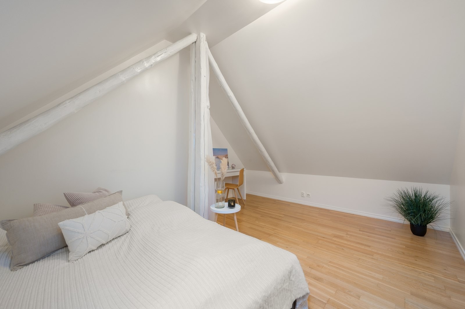 - Soverommet måler 12,8m² (ikke godkjent for varig opphold) - Galleribilde