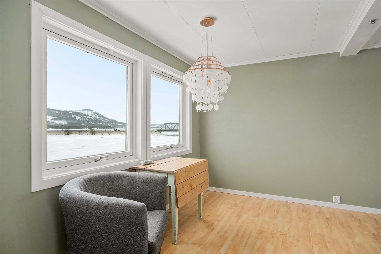 Det er flott utsikt over Bjerkaauren Galleribilde