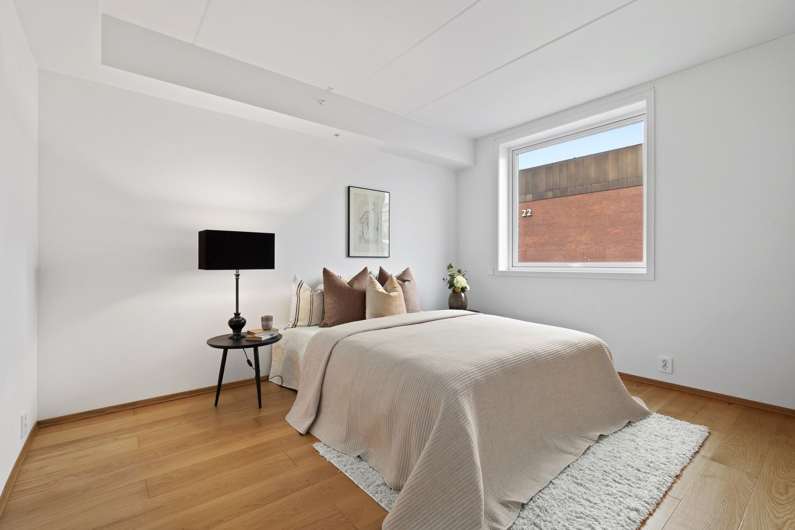 Masterbedroom med eget bad/wc (bad nr 2) | vannbåren gulvvarme Galleribilde