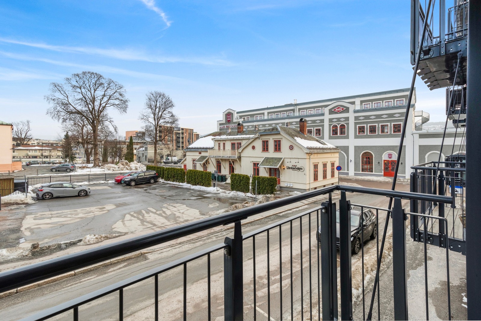 Balkong utenfpr soverom | morgen og formiddagssol Galleribilde