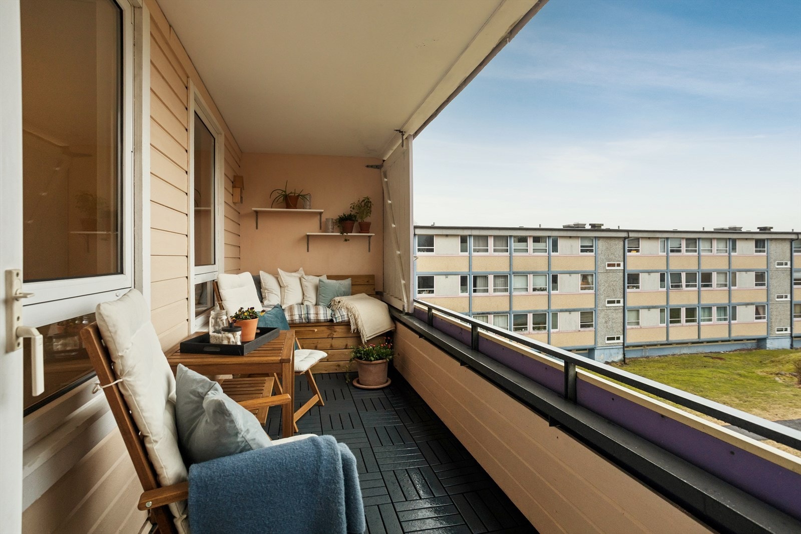 Balkongen er vestvendt. Galleribilde