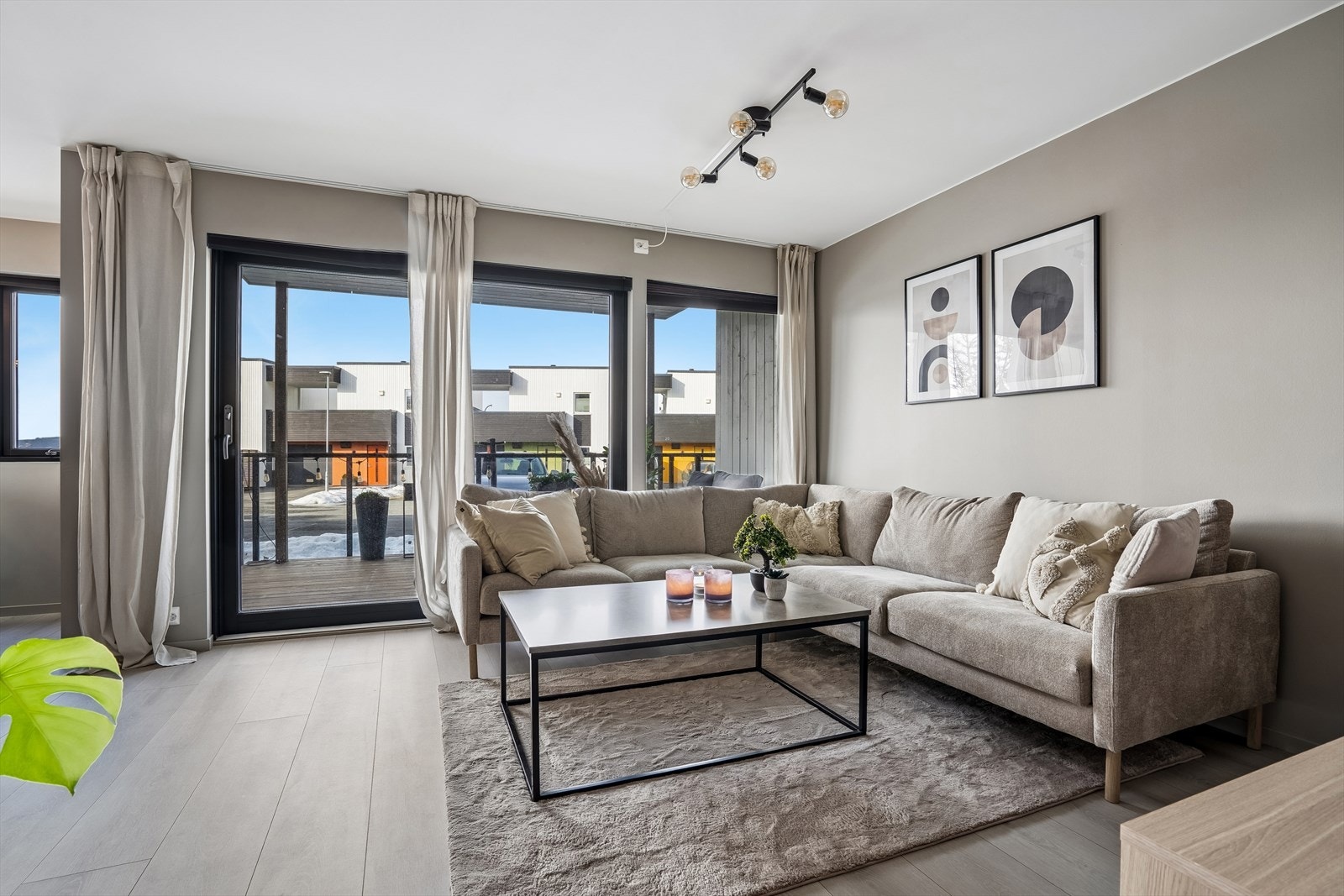 En moderne 3-roms selveierleilighet fra 2020 Galleribilde