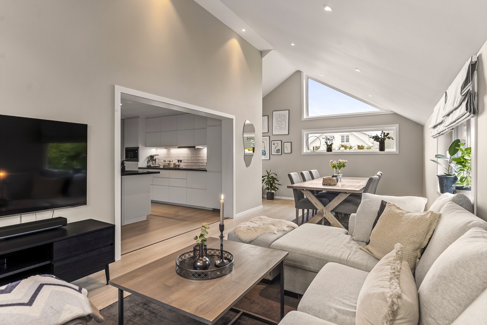 Velkommen til Hagastuveien 21 A/B - Presentert av Maximilian Aslaksen i EiendomsMegler1. Galleribilde