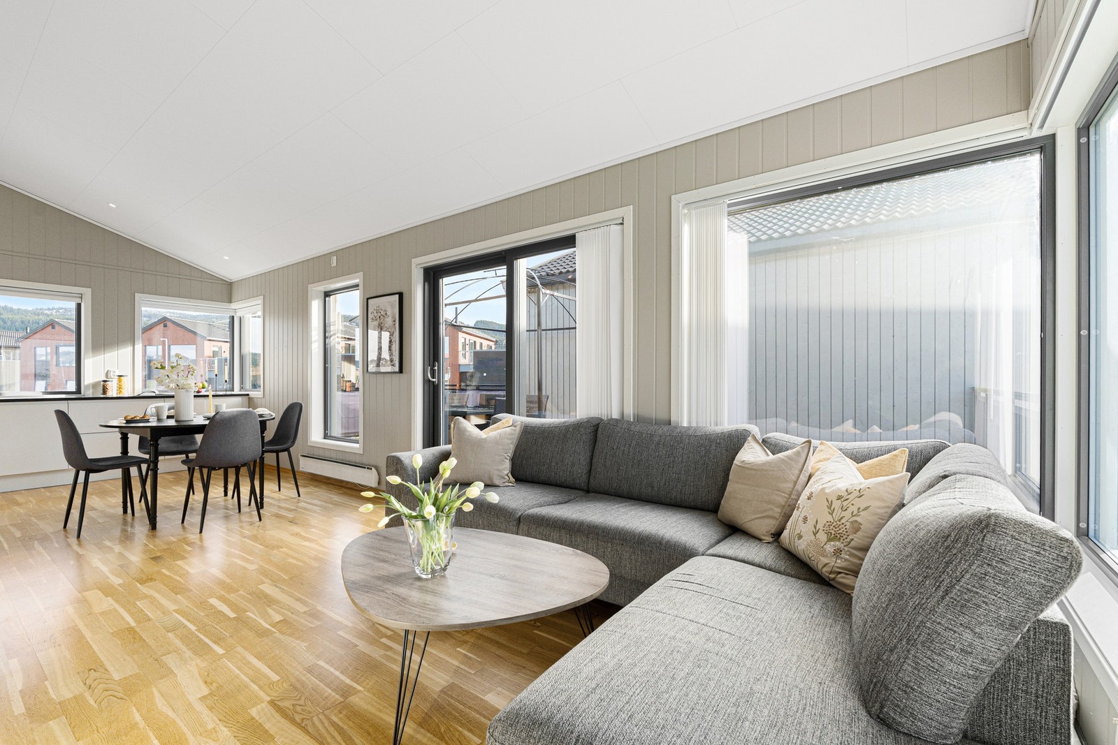 Bygget er oppført i 2018 og fremstår som velholdt Galleribilde