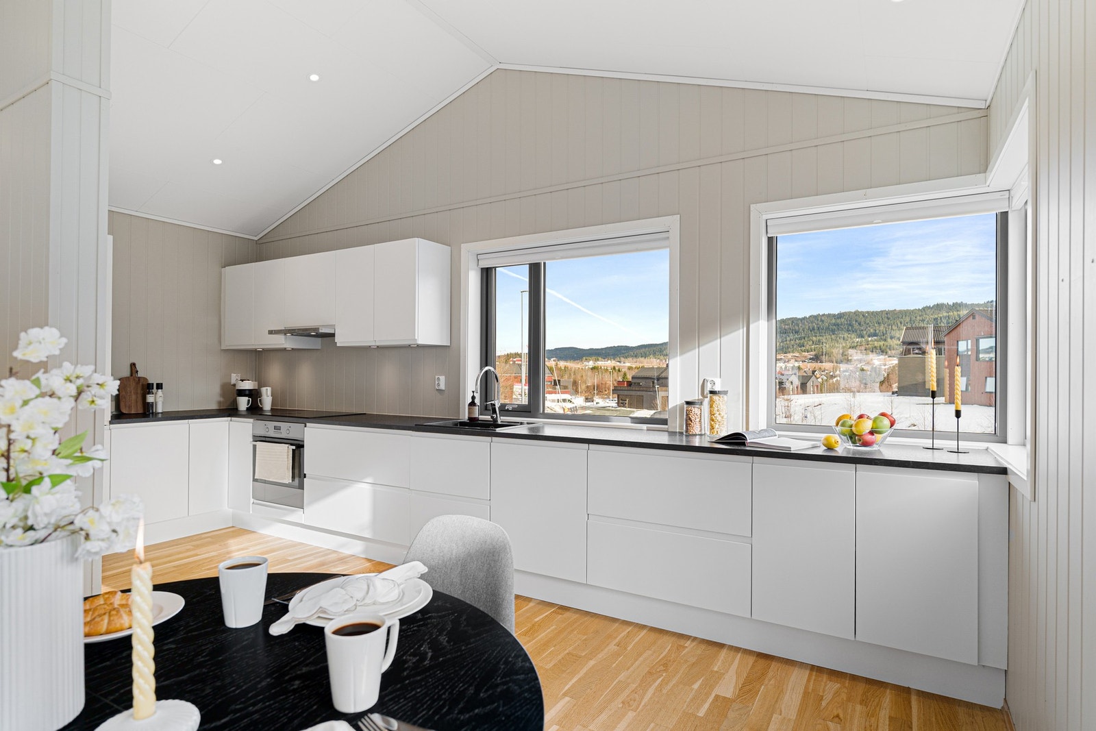 God plass til spisebord av variert størrelse Galleribilde