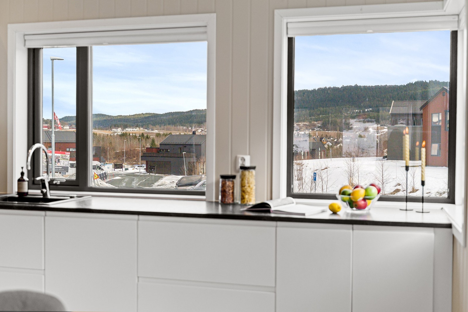 Meget fin utsikt mot landlige omgivelser og nabolag Galleribilde