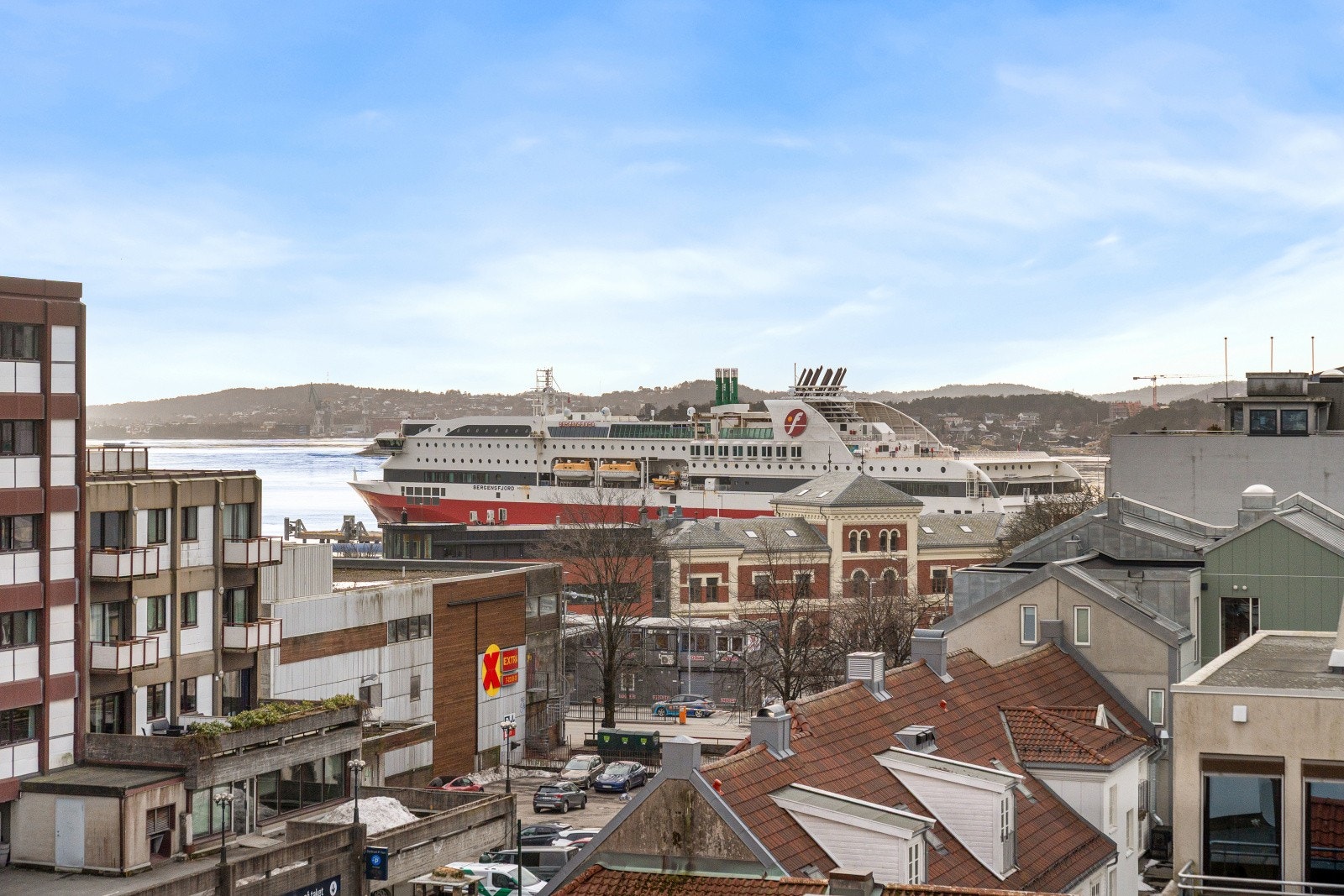Utsikt mot Byfjorden/ferjeleiet Galleribilde