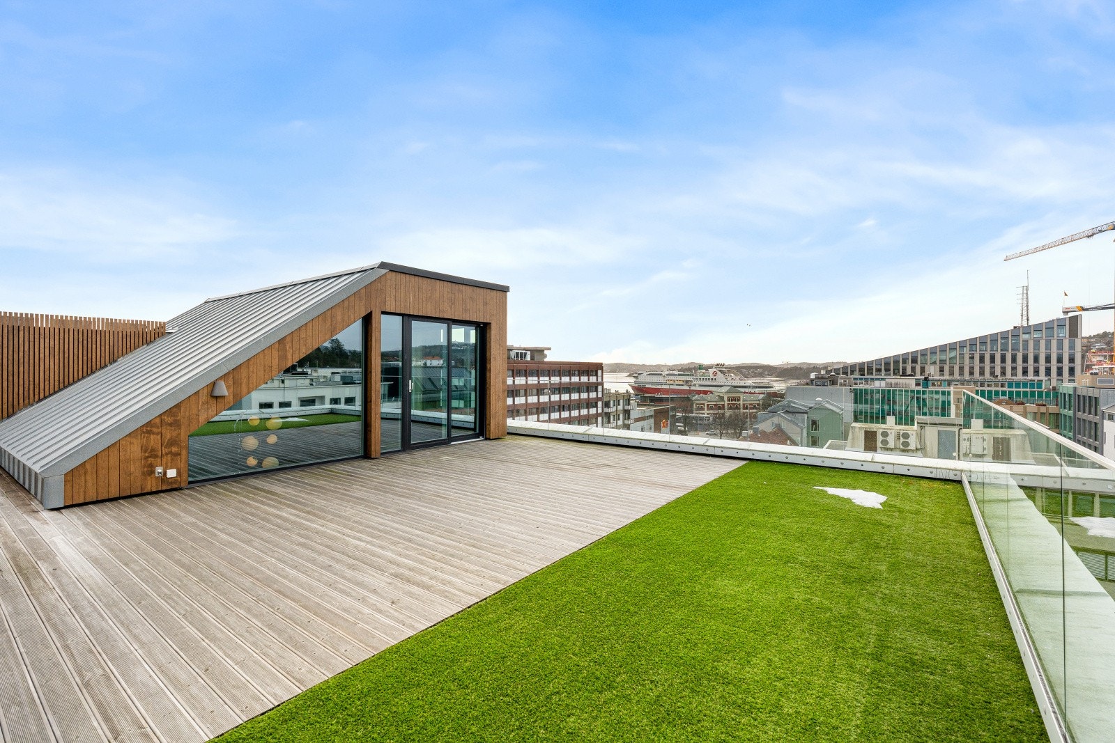 Spektakulær takterrasse på 90 kvm Galleribilde