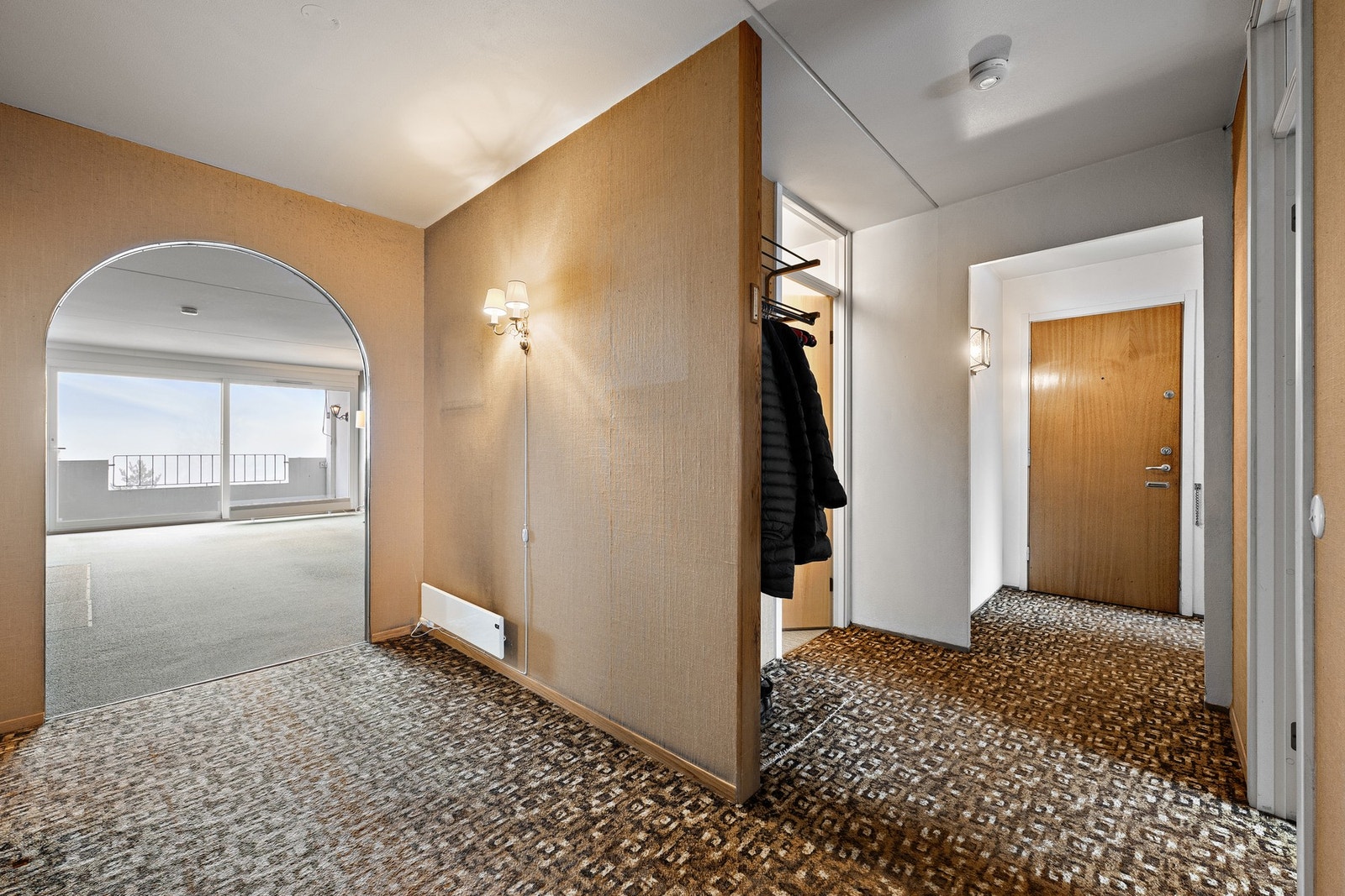 I gangen er det en bod som enkelt kan innredes som walk-in eller kontor. Galleribilde