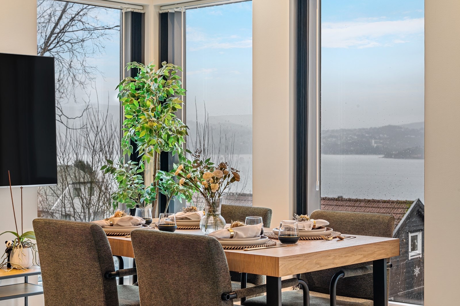 - Boligen er fra 2018 og har derfor god standard og tidsriktige kvaliteter - Galleribilde