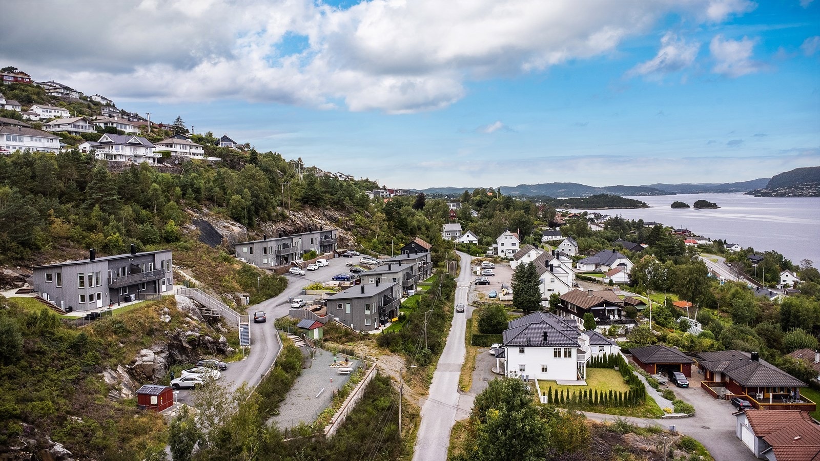 - 7 min kjøring til Kleppestø senter for et bredt handle- og servicetilbud - Galleribilde