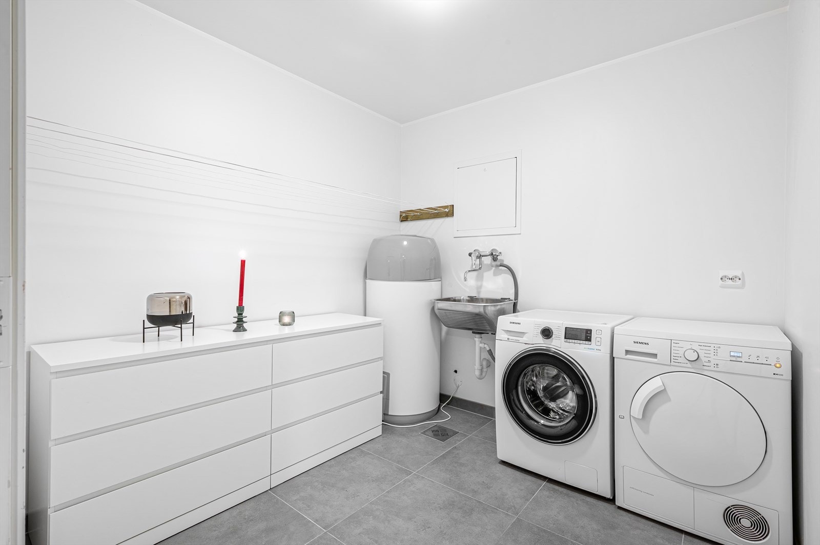 - Svært praktisk med eget vaskerom som måler 6,3m² - Galleribilde