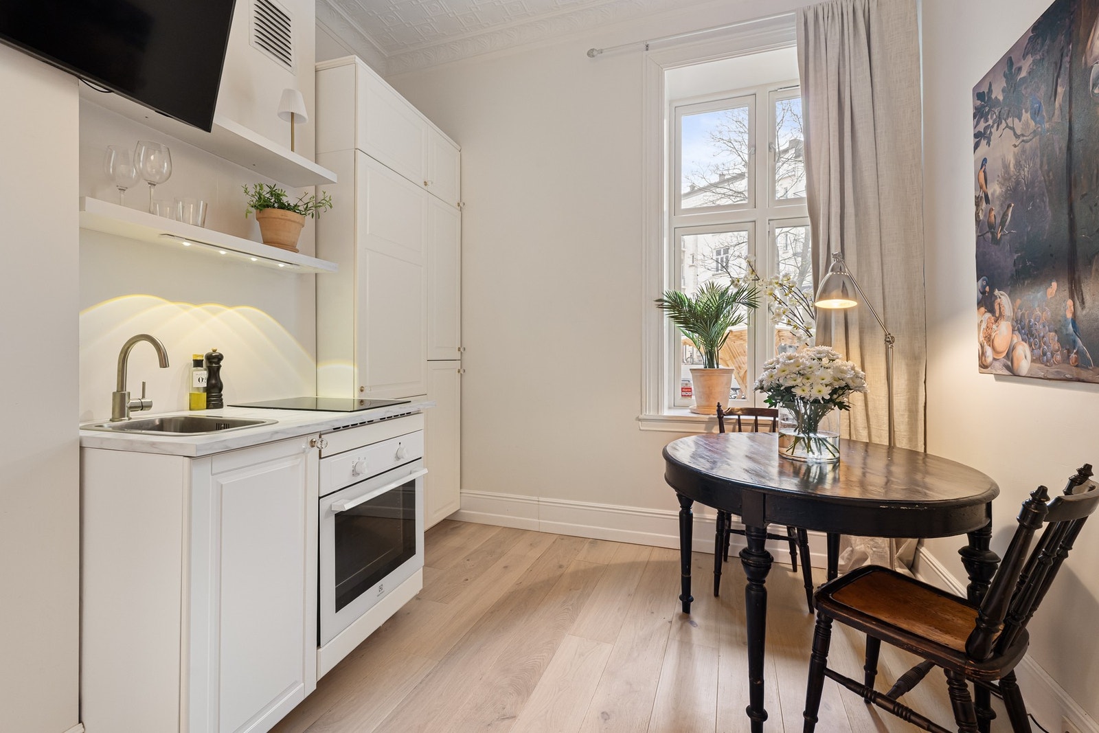 Separat del med soveplass og kjøkkenkrok - ideell som gjesterom eller ungdomsavdeling. Galleribilde