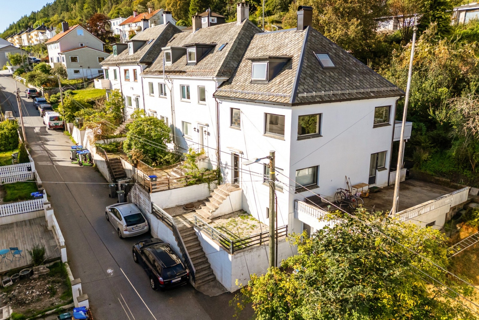 Sameiet består av 3 leiligheter og ligger i en rolig gate langs Løvstakken. Galleribilde