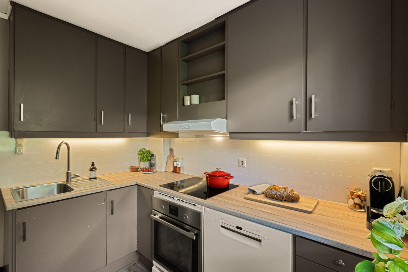 Selger har satt særlig pris på at kjøkkenet er plassert i eget rom. Galleribilde