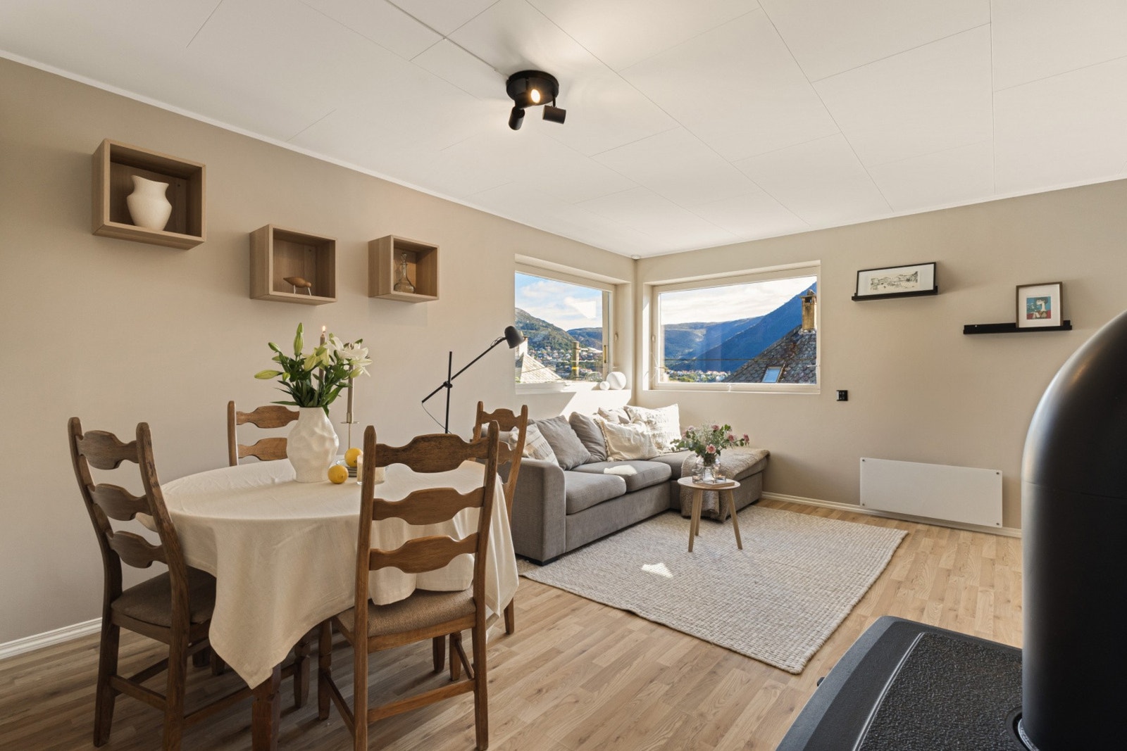 Blekenberg 49 presenteres av EIE eiendomsmegling, ved Cecilie Sandvik (Foto: Nordisk Media) Galleribilde