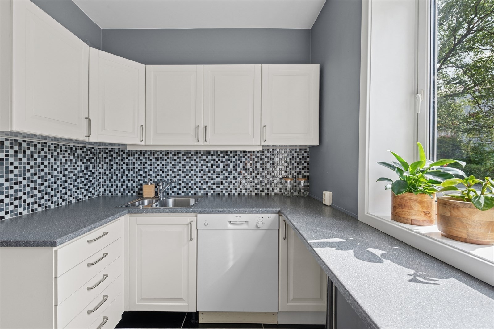 Legg merke til det naturlige sollyset som slippes inn. Galleribilde