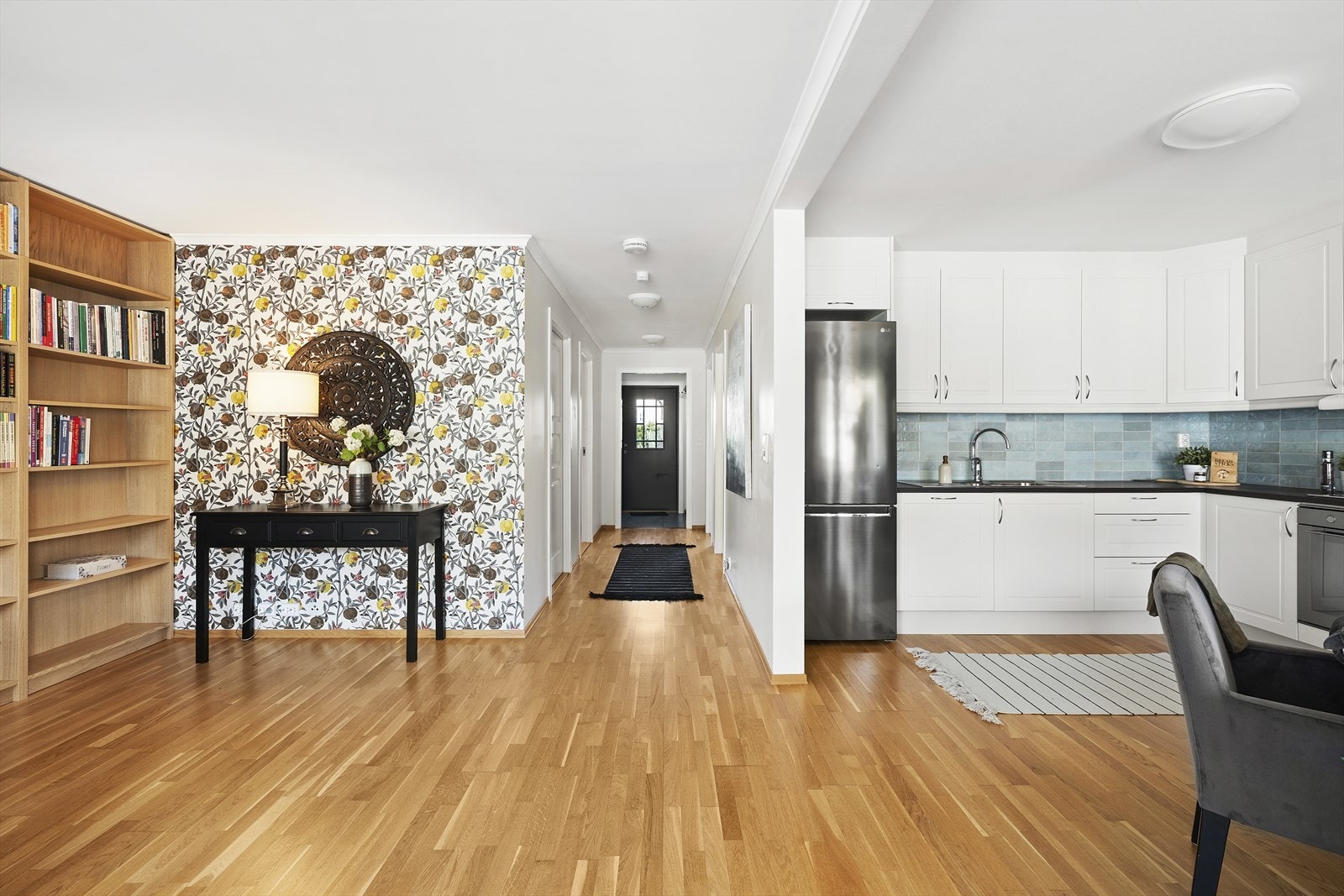 Stue med åpen kjøkkenløsning Galleribilde