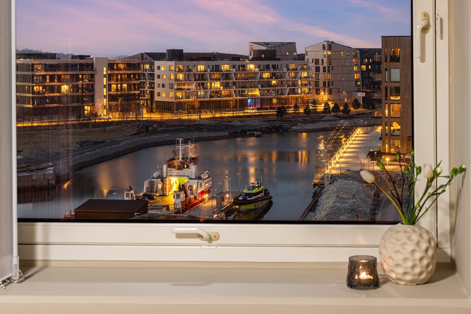 Også fra soverommet har man flott utsikt. Galleribilde