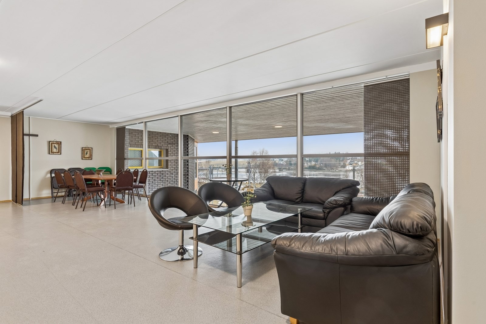 Borettslaget har et felles oppholdsrom som kan benyttes av beboerne. Galleribilde