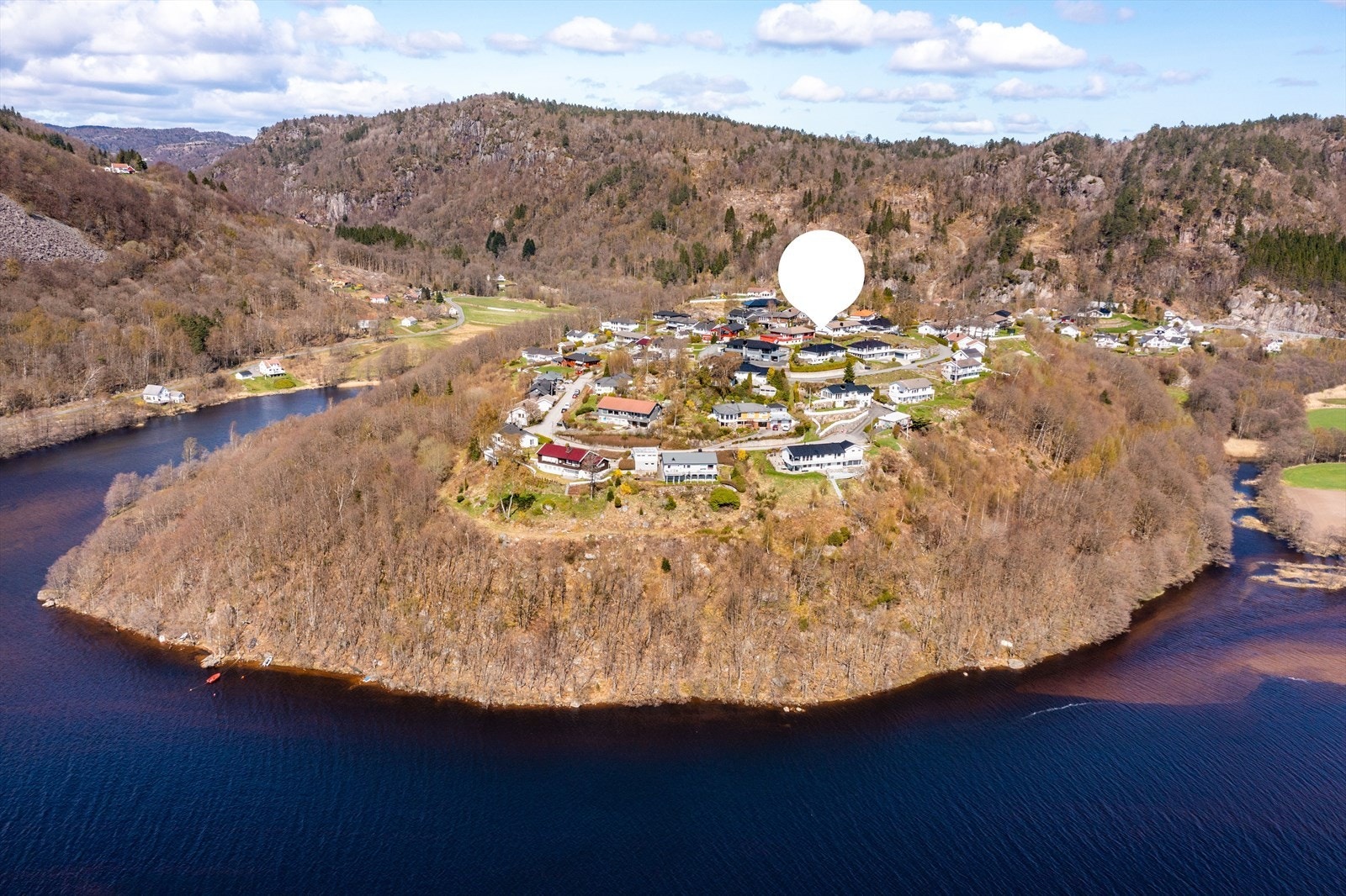 Hobden boligfelt ligger fint til på en solrik plass. Galleribilde