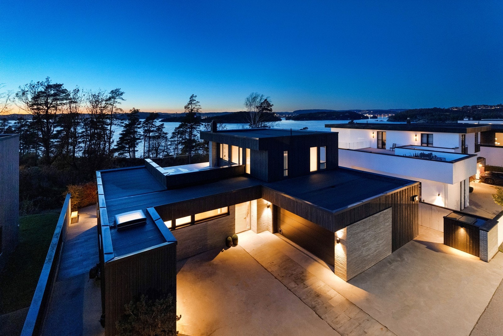 Eiendomsmegler Norge ved Kristian Lossius har gleden av å ønske deg velkommen til Dvergsnesåsen 117! Galleribilde