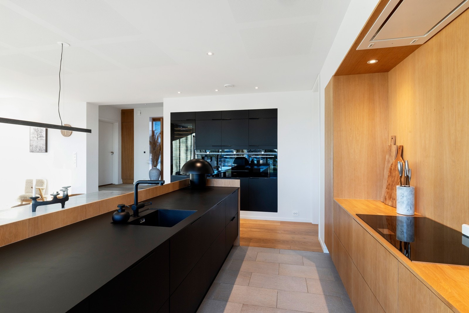 Integrerte hvitevarer på kjøkken medfølger. Galleribilde