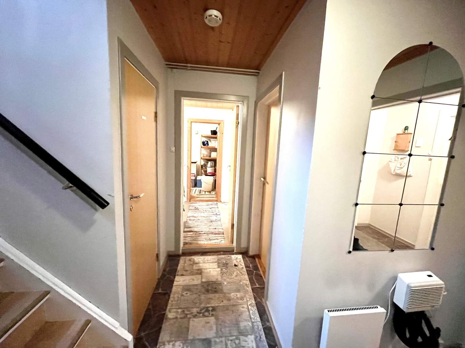 Mellomgang i første etasje. Galleribilde