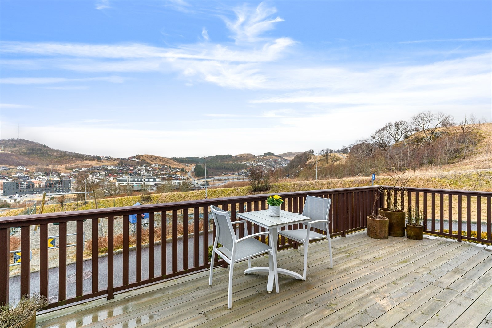 Fritt foran boligen - veldig fin plassering på feltet Galleribilde