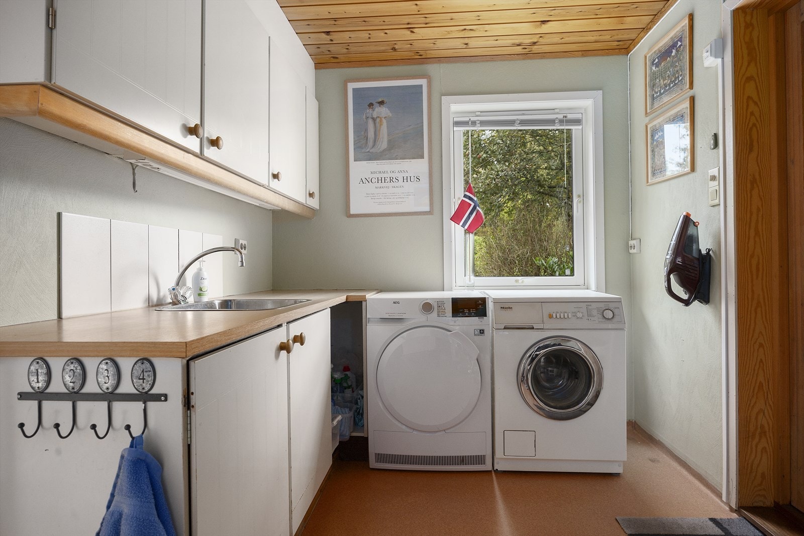 Vaskerom Galleribilde