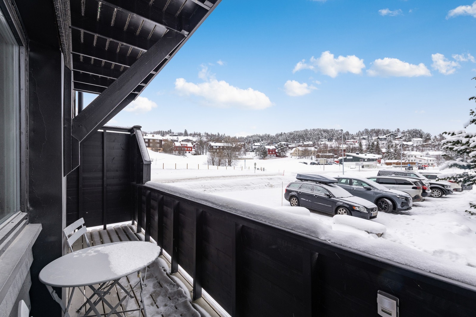 Balkong med utgang fra både stue og soverom Galleribilde