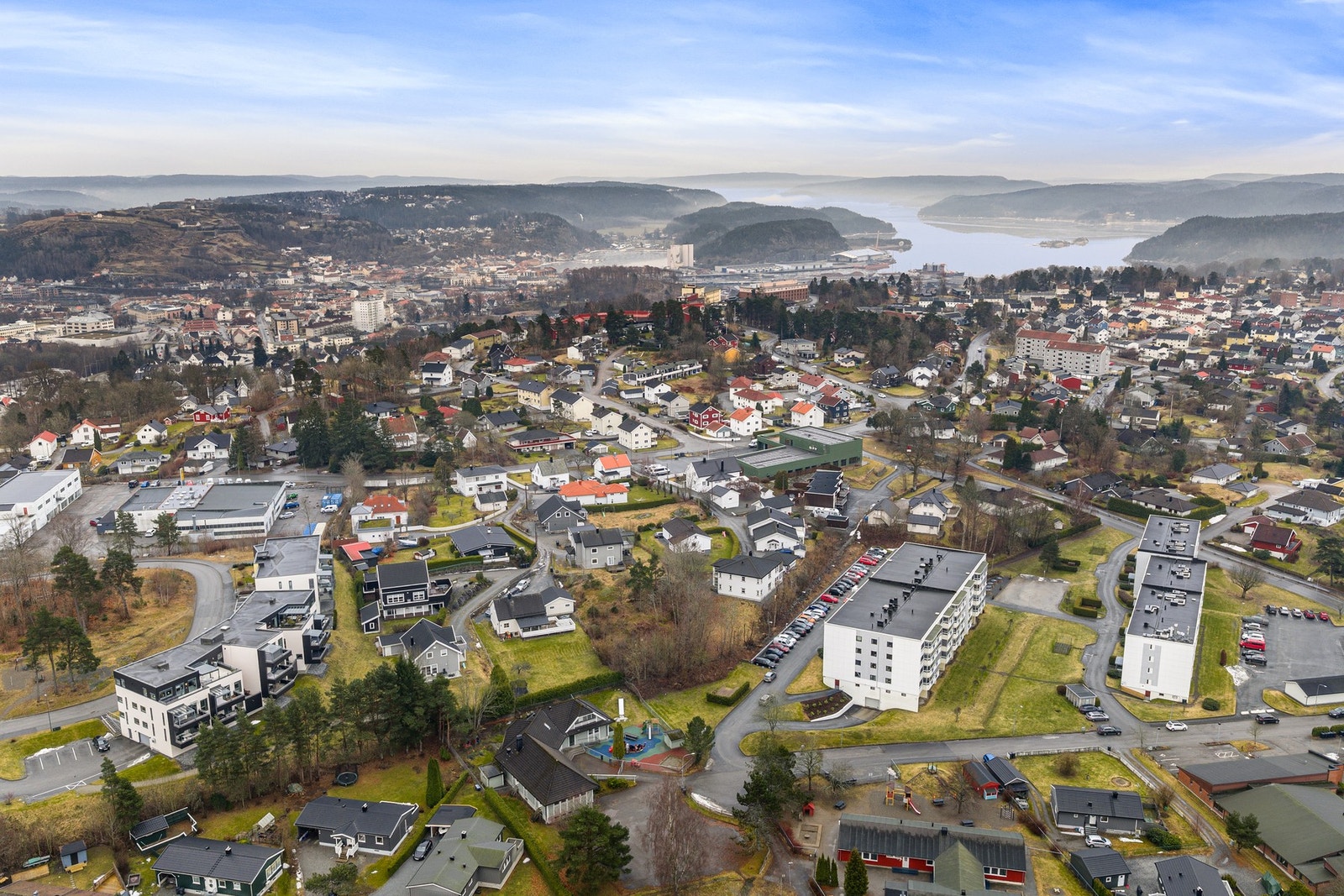Det er gangavstand både høyskolen på Remmen samt ned til sentrum med alle servicefunksjoner Galleribilde