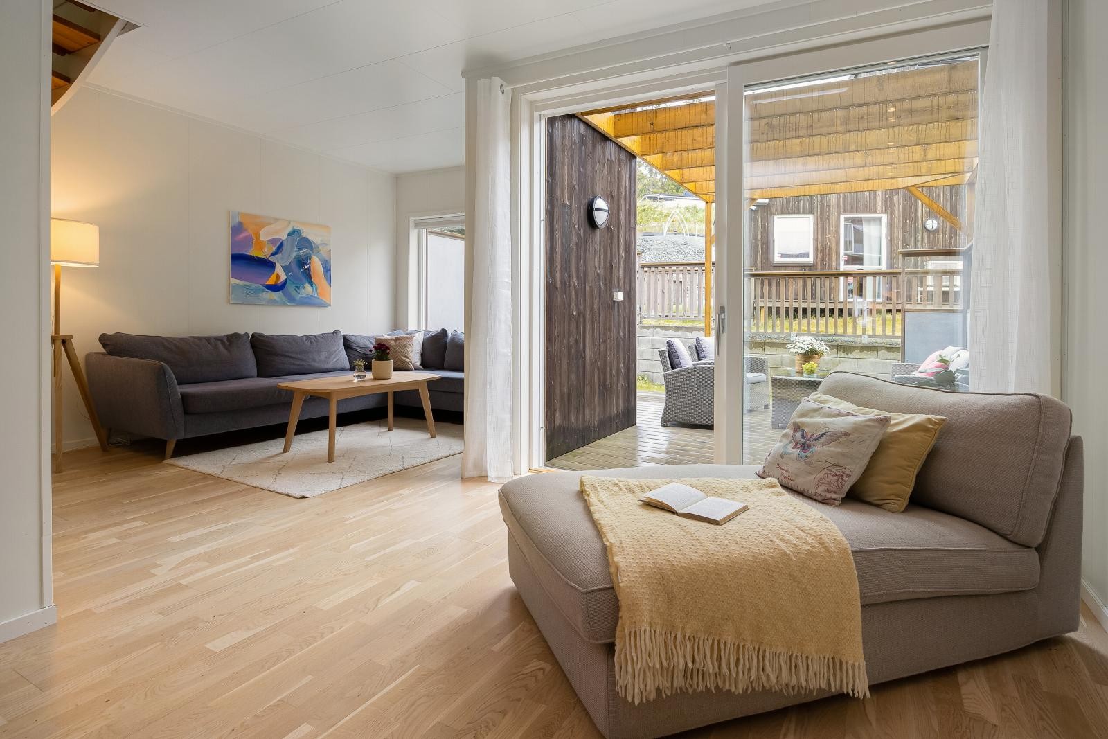 Boligen fremstår med en tiltalende og moderne standard fra byggeår 2019. Galleribilde