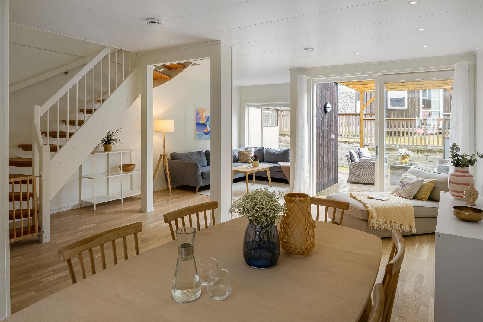 Velkommen til et lekkert rekkehus med fredelig og barnevennlig beliggenhet. Galleribilde