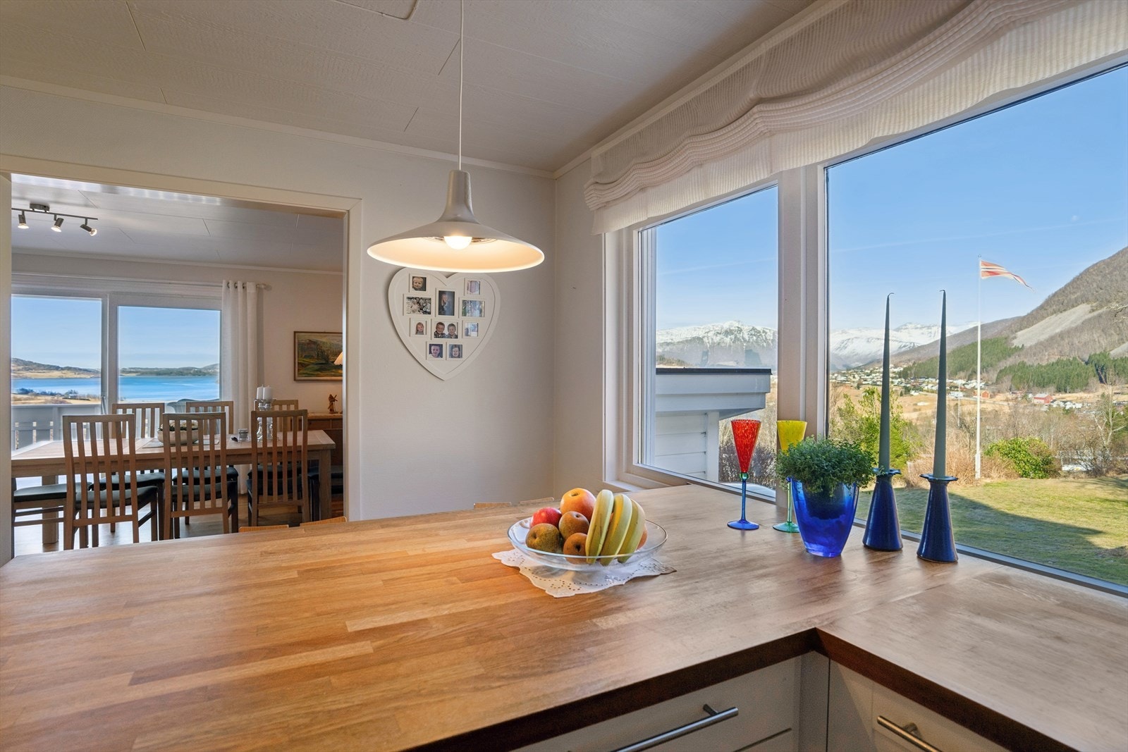 Vakker utsikt, også fra kjøkkenet. Galleribilde